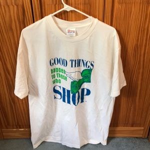 Vintage t shirt womens large Good things happen to those who shop $